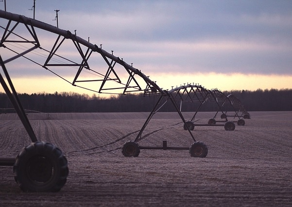 Presentado el decreto de ayudas de la Junta de Extremadura para la mejora de la eficiencia energética en zonas regables.